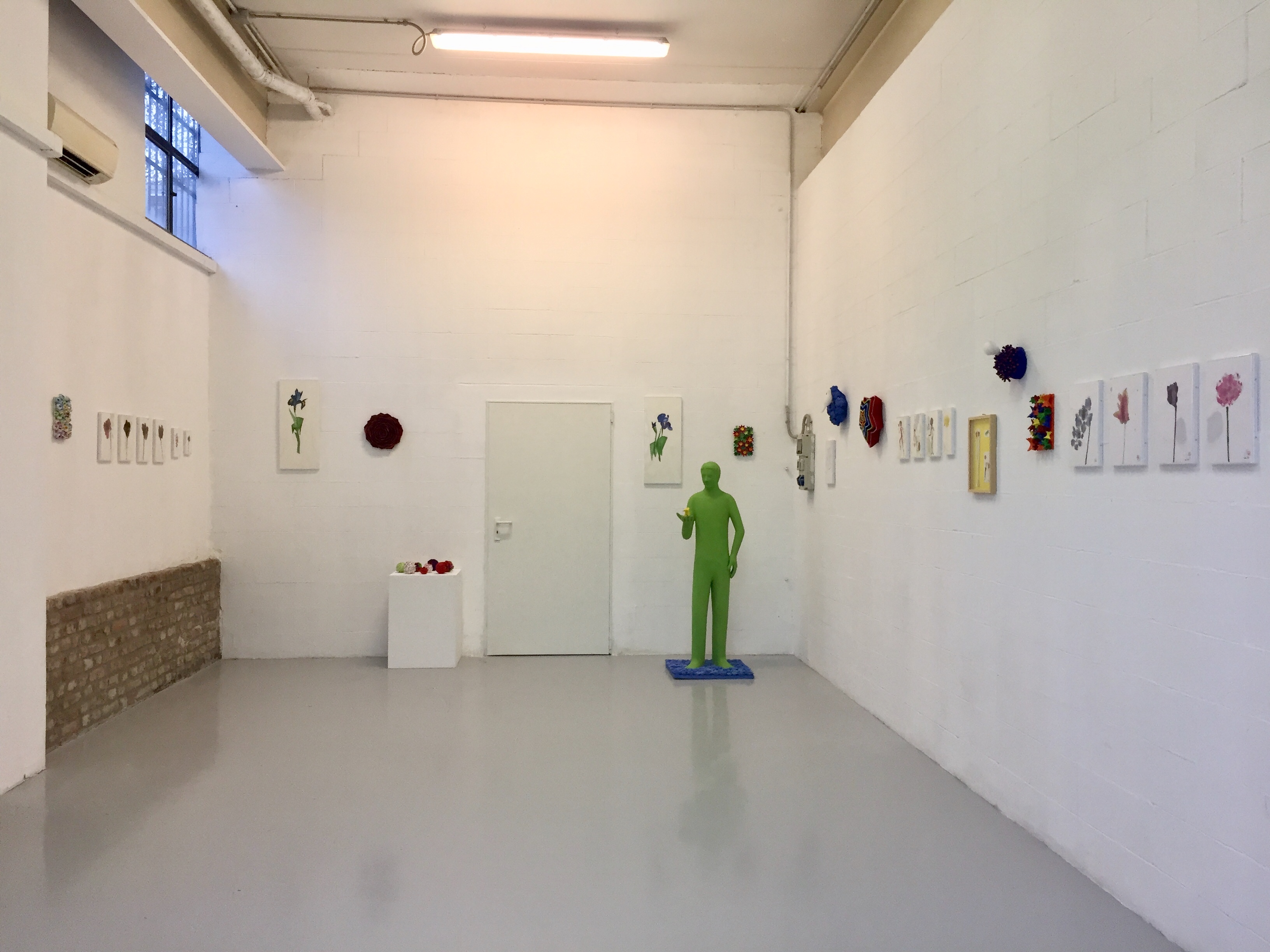 "Microbus" - art exhibition (Galleria F. Toselli) in Via Tortona 31 - 1