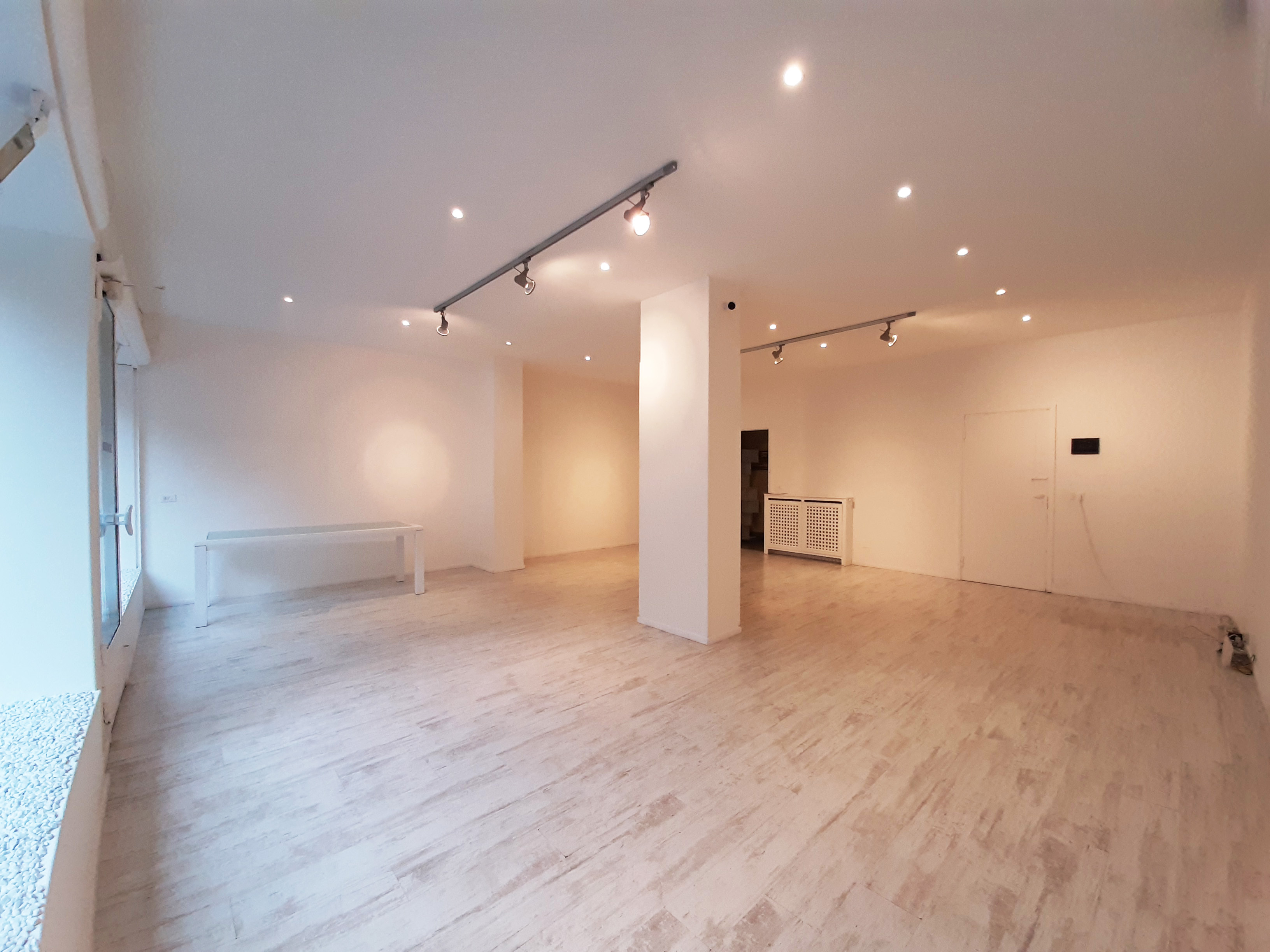 Spazio K - Open space, Showroom, Temporary shop di 55mq in via Cerano 2 | location disallestita 3