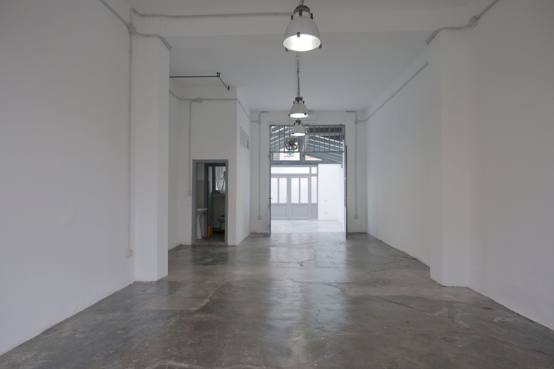 Beside - Laboratorio, Loft, Open space, Showroom, Spazio industriale di 85mq in Via Tortona 20 | location disallestita 6
