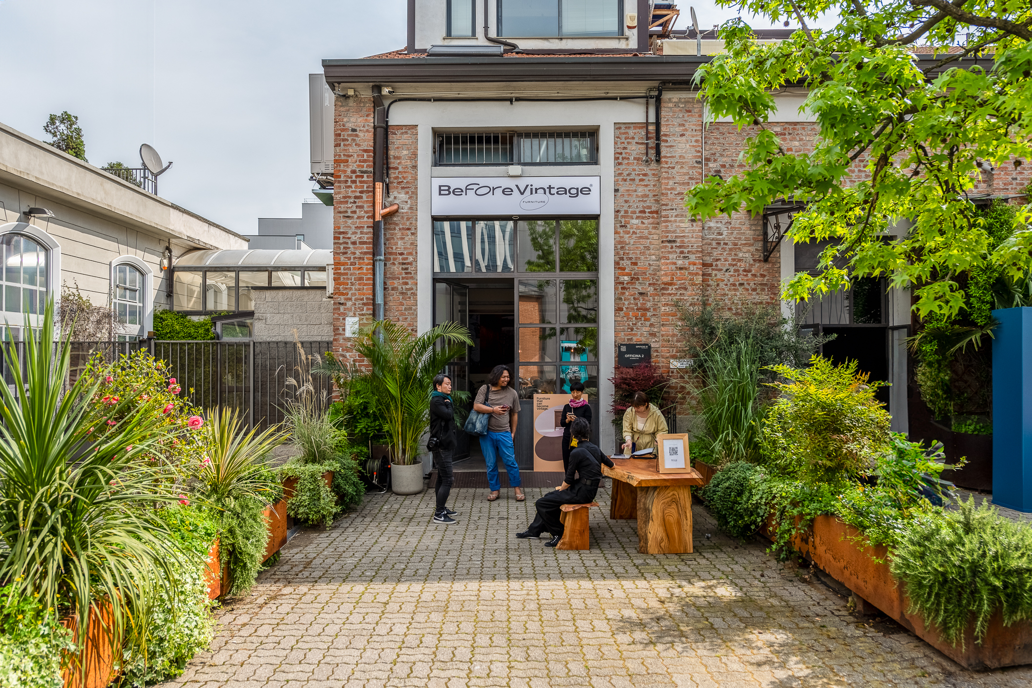 Tortona Rocks 2024 - Before Vintage Furniture in Via Tortona 31 - 2